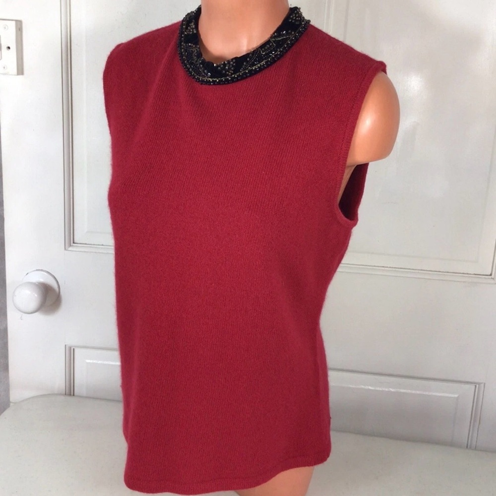 Orvis Red Top with Black Beaded Collar Lambswool